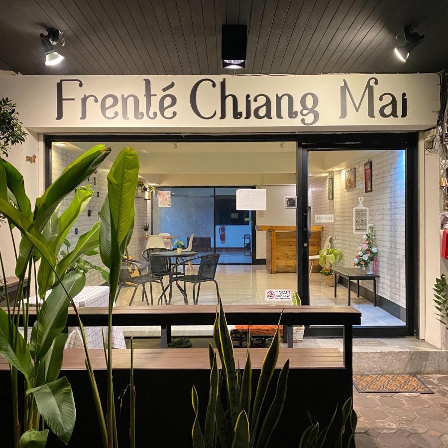 Frente Chiang Mai Hotell Exteriör bild